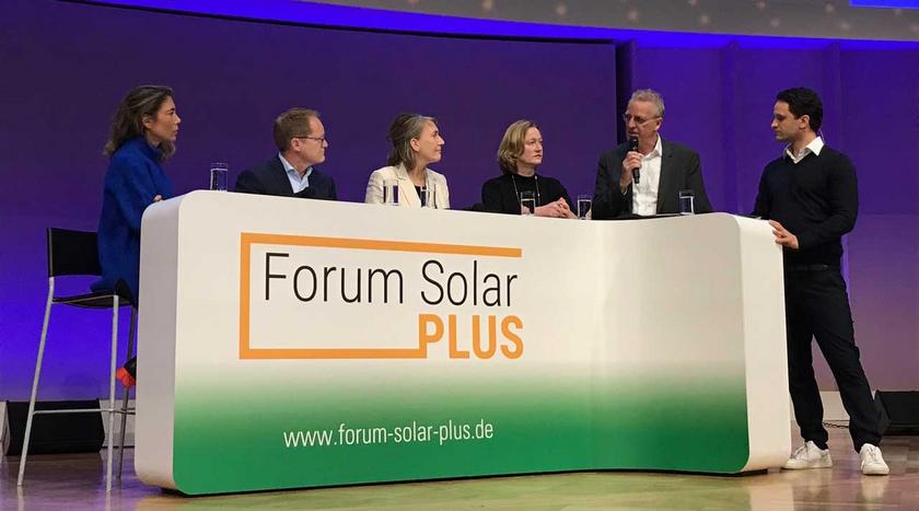 Podiumsteilnehmer beim Forum SolarPlus