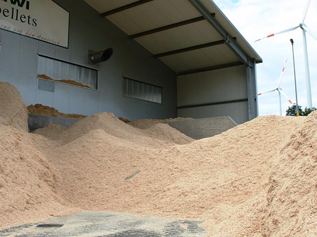 Biomasse optimal nutzen – um kleine Biomasse-KWK-Anlagen effizienter zu nutzen entwickeln Forscher eine hocheffiziente und Brennstoff-flexible Biomasse-Mikro-KWK-Technologie. (Foto: Nicole Allé)