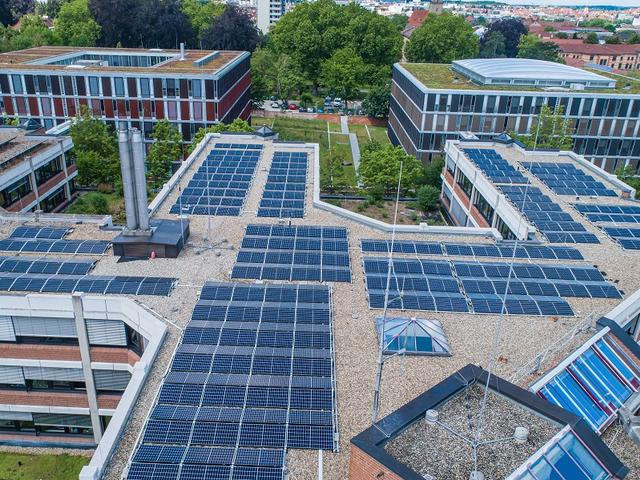 Photovoltaik-Anlagen auf dem Verwaltungscampus in Ludwigsburg