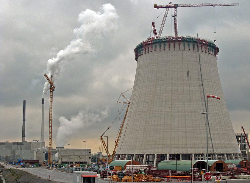 Bereits 2007 begannen die Bauarbeiten für das Steinkohlekraftwerk Datteln 4 am Dortmund-Ems-Kanal. Im Rahmen des Kohleausstiegsgesetzes beschloss die Bundesregierung die Inbetriebnahme des Kraftwerks.