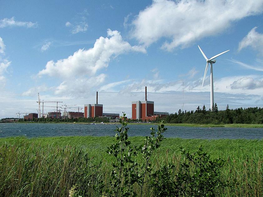 Das Kernkraftwerk Olkiluoto an der Westküste Finnlands mit dem im Bau befindlichen EPR-Reaktor 3. (Foto: <a href="https://pixabay.com/" target="_blank">pixabay</a>, <a href="https://creativecommons.org/publicdomain/zero/1.0/deed.de" target="_blank">CC0 1