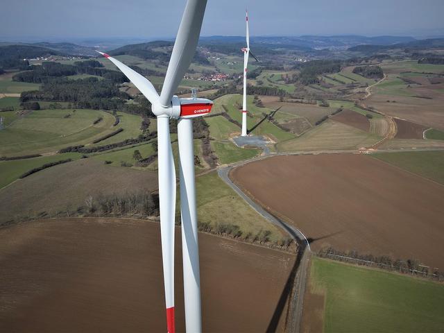 Oberfränkische Landschaft mit Windkraftanlagen