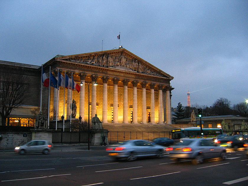 Bild des Palais Bourbon, der Frankreichs Nationalversammlung beheimatet.