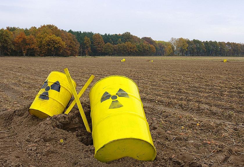 Die Proteste gegen die deutsche Atompolitik sowie gegen die jährlichen Castor-Transporte ins Zwischenlager Gorleben sind ungebrochen. Das Endlager für hochradioaktiven Atommüll im Salzstock Gorleben zu errichten ist seit Jahren stark umstritten. (Foto: