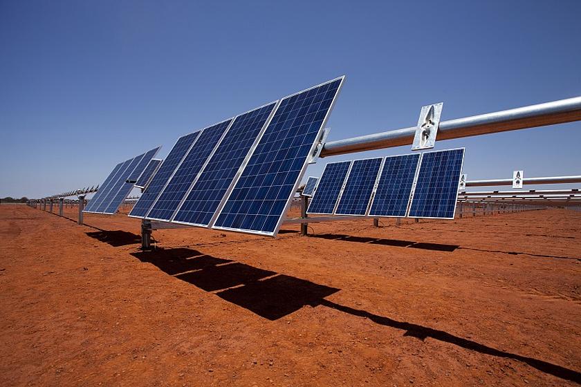 Der Solarpark hat eine Leistung von 10,6 Megawatt (MW) und liefert zusammen mit einem 6 MW-Batteriespeicher seit Ende Mai Strom für das australische Bergwerk DeGrussa. (Foto: © juwi AG)