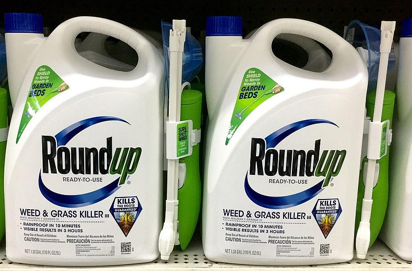 Monsanto vertreibt unter dem Markennamen Roundup in über 130 Ländern Pflanzenschutzmittel, die Glyphosat enthalten. Angewendet werden diese nicht nur in der Landwirtschaft, sondern auch von Hobbygärtnern. (Foto: <a href="https://www.flickr.com/photos/j