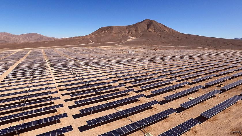 Solaranlage in der Region Antofagasta im Norden Chiles