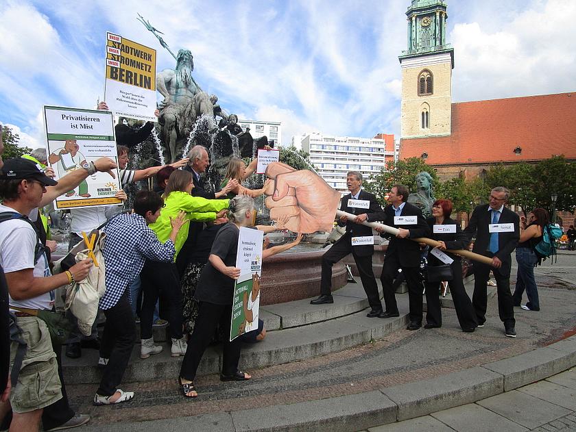 Aktion des Berliner Energietischs an Brunnen