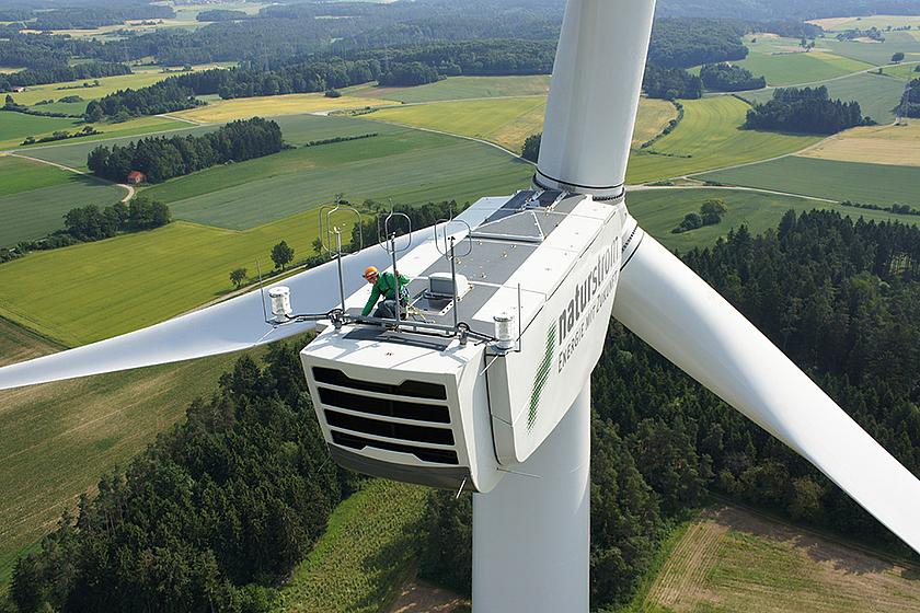Der Ausbau von Wind- und Solarenergie ist vor allem in ostdeutschen Ländern ein wichtiger Arbeitsmarktfaktor. (Foto: NATURSTROM AG)