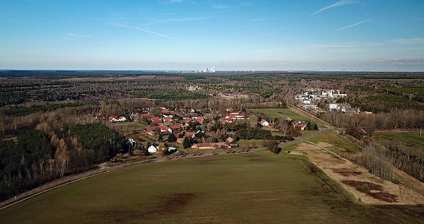 Luftbild des Dorfes Mühlrose.