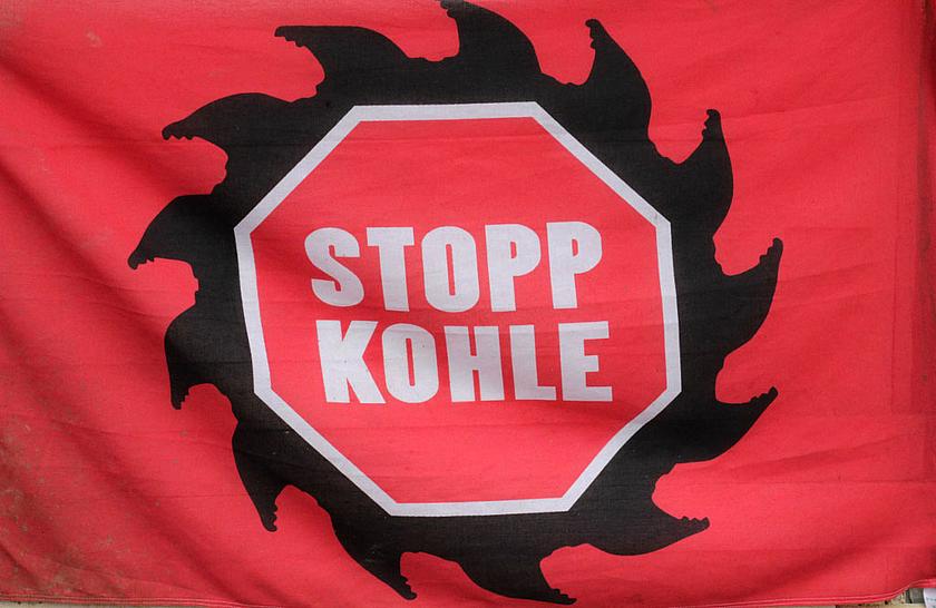 Seit Jahren gibt es Protest gegen das Vorgehen von RWE im Rheinischen Braunkohlerevier und besonders rund um den Hambacher Forst. (Foto: Rolf Zimmermann)
