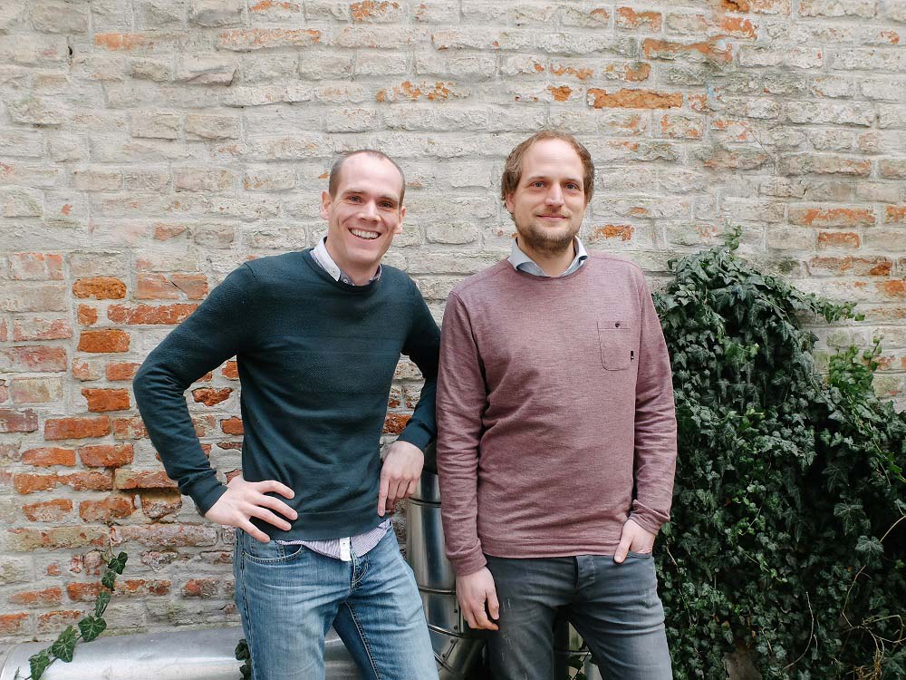 Die Gründer von aWATTar Simon Schmitz (links) und Peter Votzi. (Foto: © aWATTar)