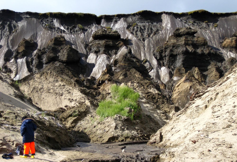 Forscher nehmen Proben aus Permafrostböden im Sibirischen Lena-Delta