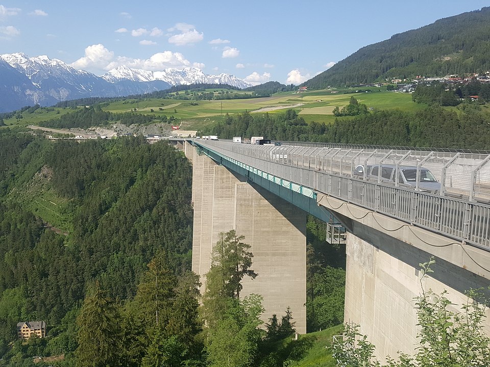 Der Verkehr in den Alpen kollabiert - energiezukunft