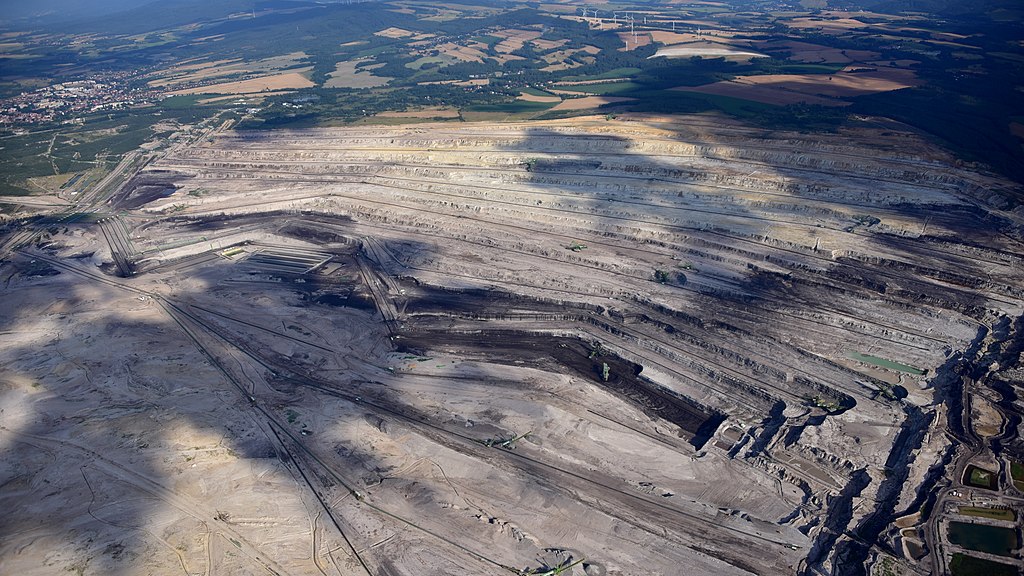 Luftbild vom Tagebau Turów